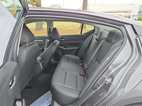 New 2025 Nissan Altima 2.5 SL image 17