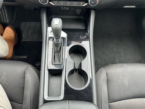 Used 2024 Nissan Altima 2.5 SV image 15