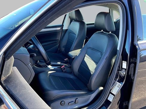 Used 2021 Volkswagen Passat 2.0T SE image 24