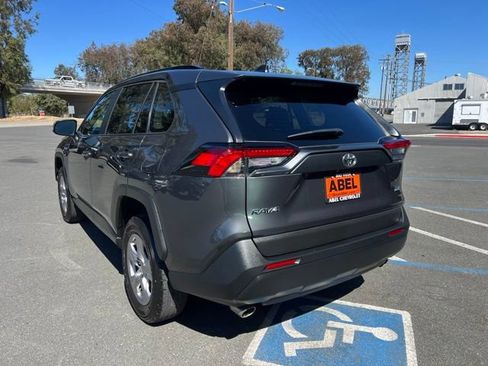 Used 2025 Toyota RAV4 XLE FWD image 9