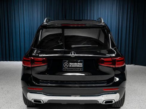 New 2026 Mercedes-Benz GLB 250 4MATIC image 8