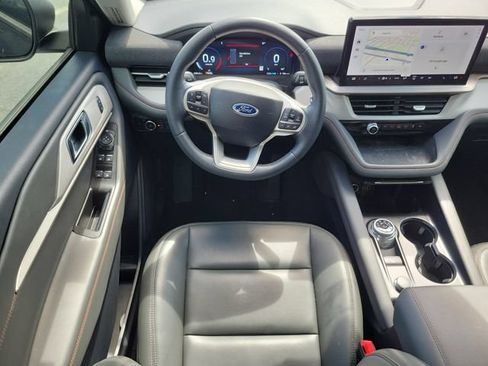 Certified 2025 Ford Explorer Active w/ Active Comfort Package RWD image 14