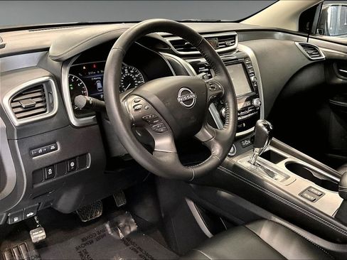 Used 2023 Nissan Murano SV w/ SV Midnight Edition Package image 9