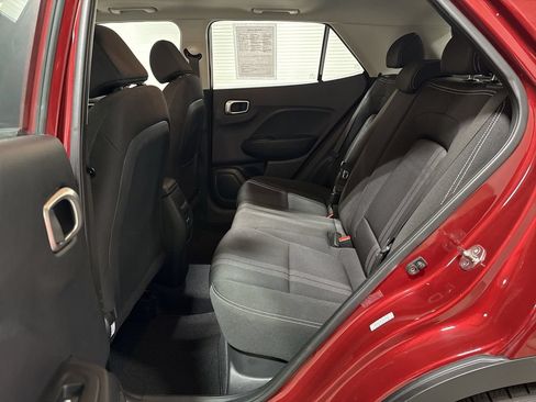 Used 2024 Hyundai Venue SEL FWD image 23