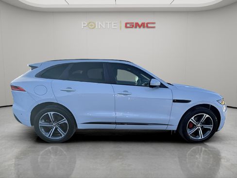 Used 2017 Jaguar F-PACE S image 10
