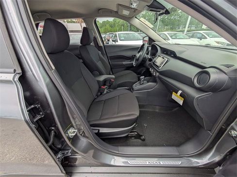 New 2025 Nissan Kicks Play S image 28