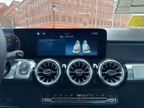 Certified 2026 Mercedes-Benz GLB 250 4MATIC image 32