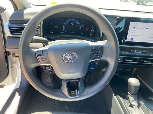 Used 2025 Toyota Camry LE image 18