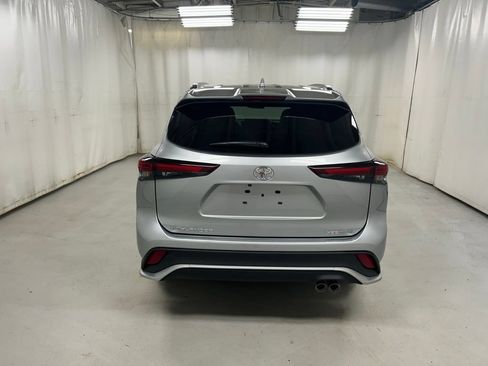 Certified 2025 Toyota Highlander XSE AWD/4WD image 6