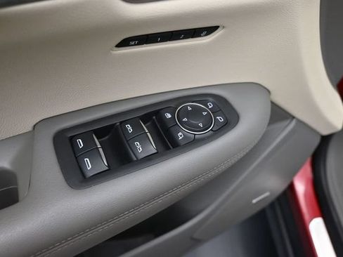 Used 2022 Cadillac XT6 Premium Luxury w/ Technology Package FWD image 10