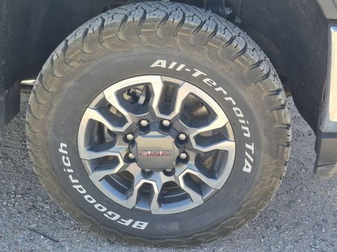 Used 2022 GMC Sierra 3500 SLE w/ SLE Convenience Package AWD/4WD image 6