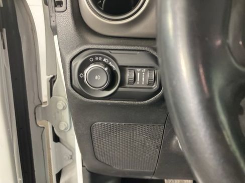 Used 2021 Jeep Wrangler Sport S image 10