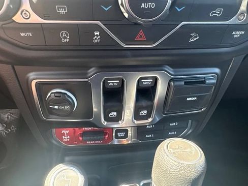 Used 2019 Jeep Wrangler Rubicon AWD/4WD image 28