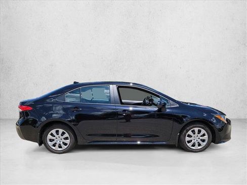 Used 2026 Toyota Corolla LE FWD image 4