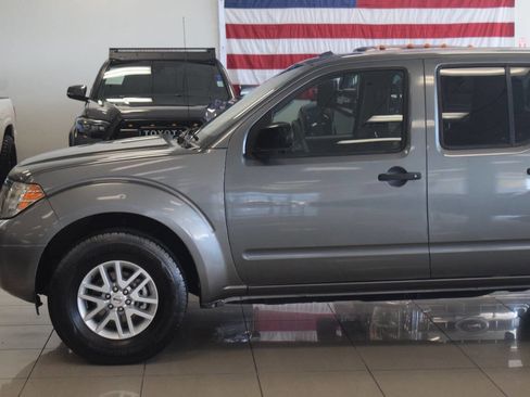 Used 2016 Nissan Frontier SV w/ SV Value Truck Package RWD image 17