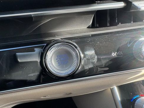 New 2026 Genesis GV70 2.5T Advanced AWD/4WD image 19