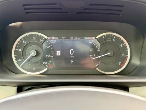 Used 2023 Land Rover Discovery S AWD/4WD image 23