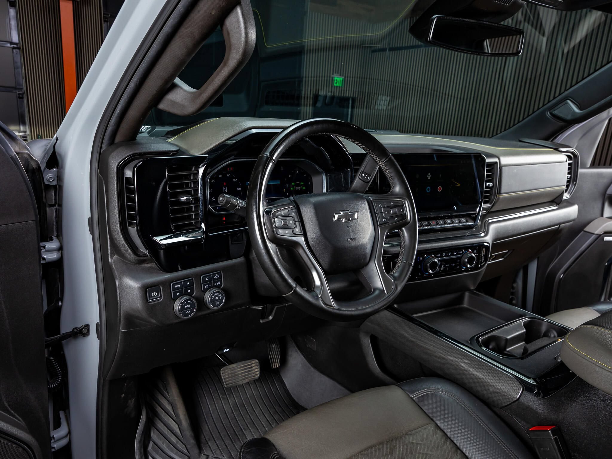 Used 2024 Chevrolet Silverado 2500 ZR2 w/ ZR2 Bison Edition AWD/4WD image 16