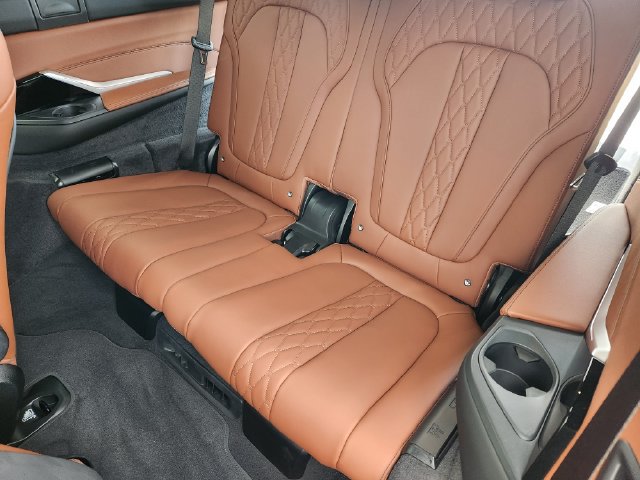 Used 2026 BMW X7 xDrive40i w/ Executive Package AWD/4WD image 32