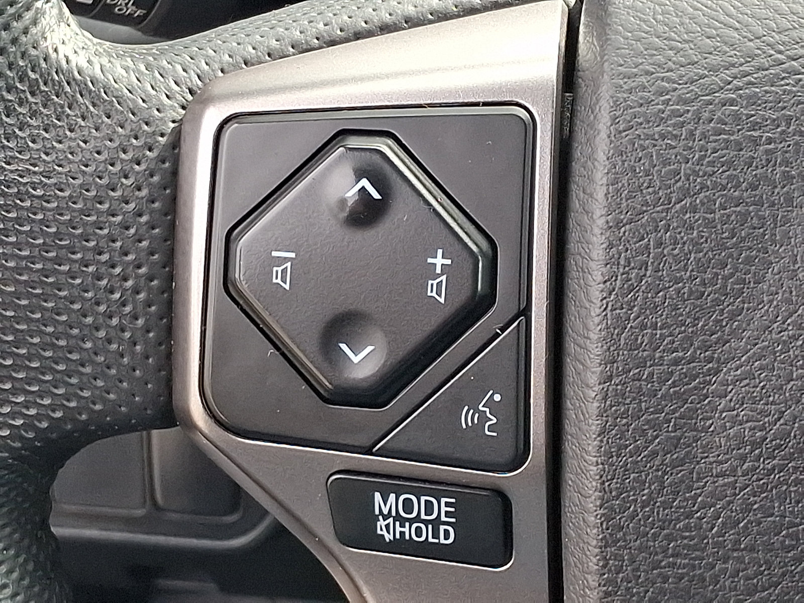 Certified 2022 Toyota Tacoma SR5 AWD/4WD image 21