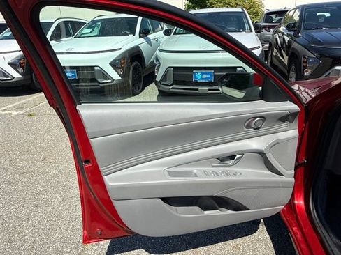 Used 2023 Hyundai Elantra SEL w/ Convenience Package FWD image 34