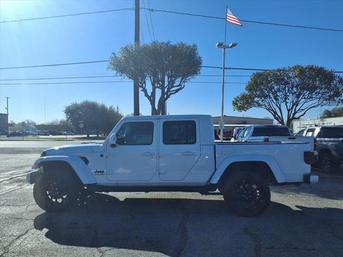 Used 2022 Jeep Gladiator Overland image 24