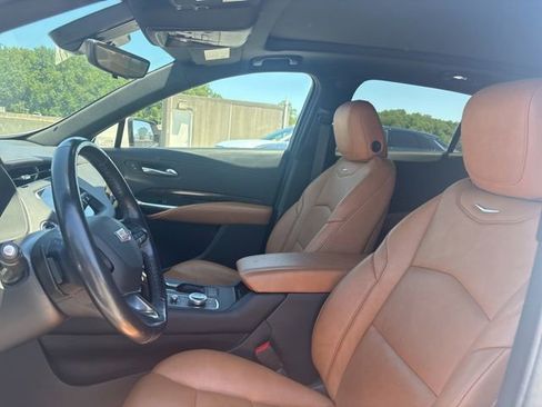 Certified 2022 Cadillac XT4 Premium Luxury w/ Enhanced Visibility Package AWD/4WD image 3