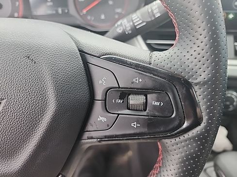 Used 2025 Chevrolet Trax RS w/ Driver Confidence Package FWD image 16
