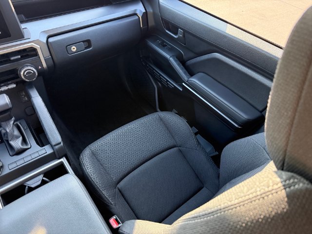 Used 2025 Toyota 4Runner SR5 AWD/4WD image 21