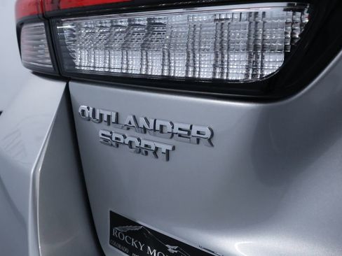 Used 2025 Mitsubishi Outlander Sport 2.0 ES image 10