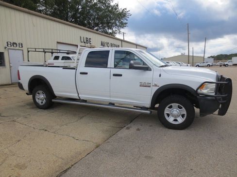 Used 2017 RAM 3500 Tradesman image 2