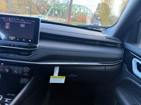 New 2026 Jeep Compass Limited image 29