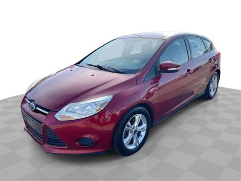 Used 2013 Ford Focus SE w/ SE Winter Pkg image 1