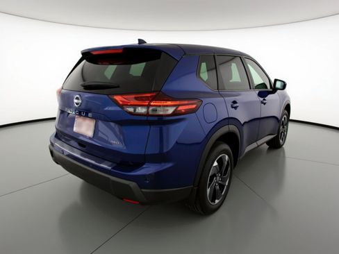 Used 2025 Nissan Rogue SV image 9