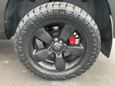 Used 2018 RAM 1500 Express w/ Black Ram 1500 Express Group AWD/4WD image 15