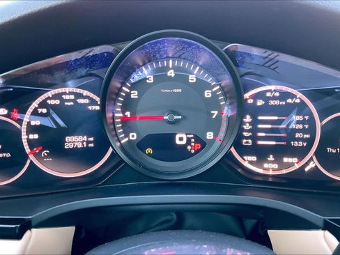 Used 2019 Porsche Cayenne image 25