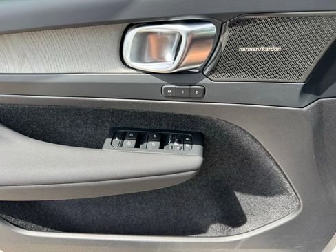 Used 2023 Volvo XC40 B5 Ultimate w/ Protection Package Premier AWD/4WD image 15