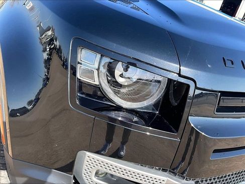 Used 2025 Land Rover Defender 110 S image 30