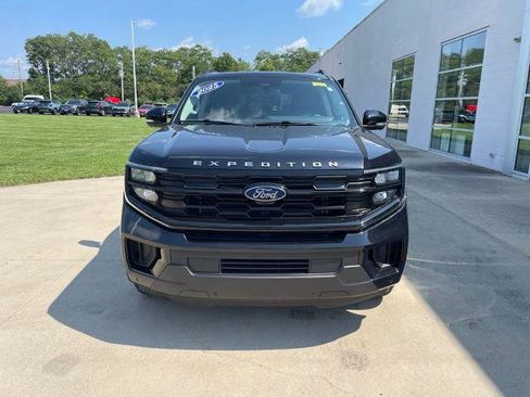 Certified 2025 Ford Expedition Max Active AWD/4WD image 3