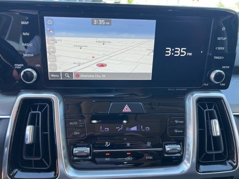 Used 2022 Kia Sorento SX image 10