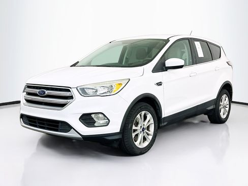 Used 2017 Ford Escape SE AWD/4WD image 3