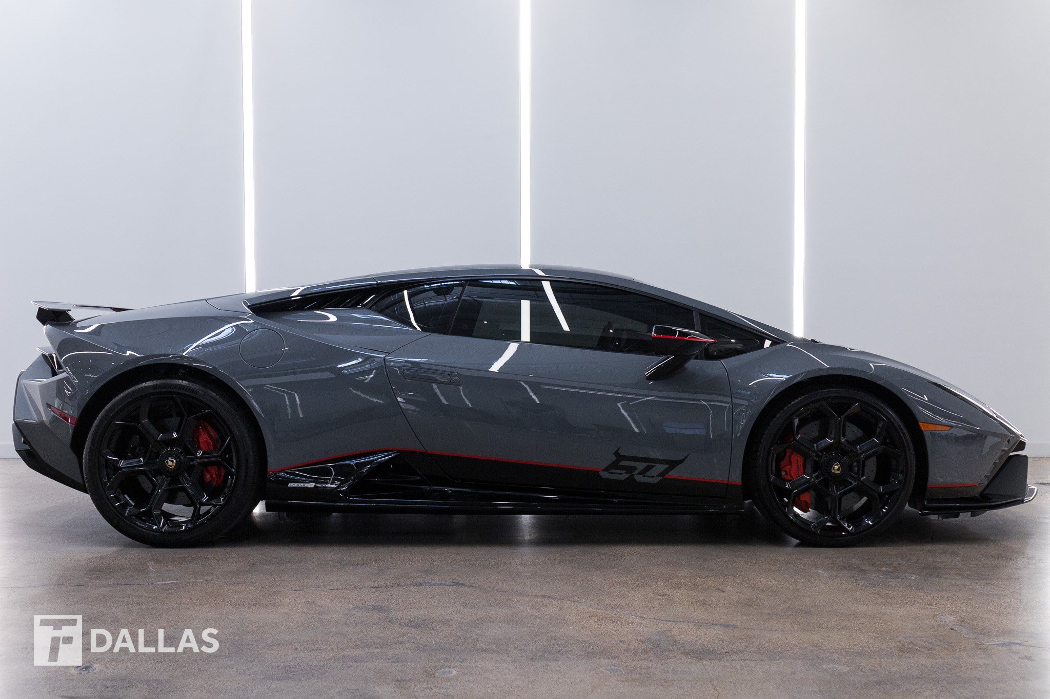 Used 2023 Lamborghini Huracan Tecnica RWD image 16