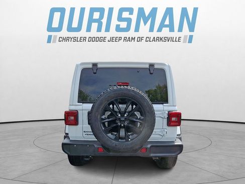 Used 2025 Jeep Wrangler Unlimited Sahara image 5