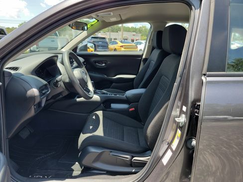 Used 2025 Honda HR-V LX image 17