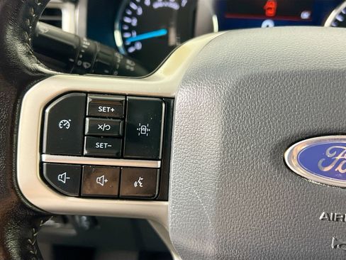 Used 2024 Ford Expedition XLT AWD/4WD image 18