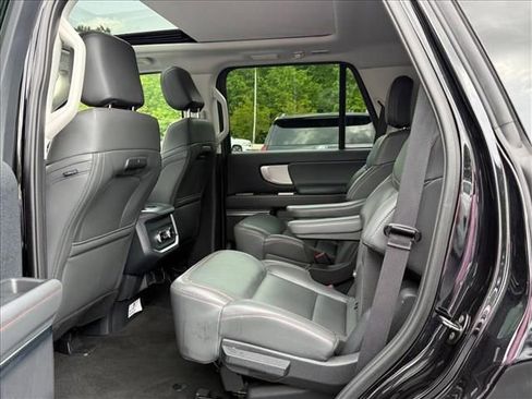Used 2025 Ford Expedition Active AWD/4WD image 14