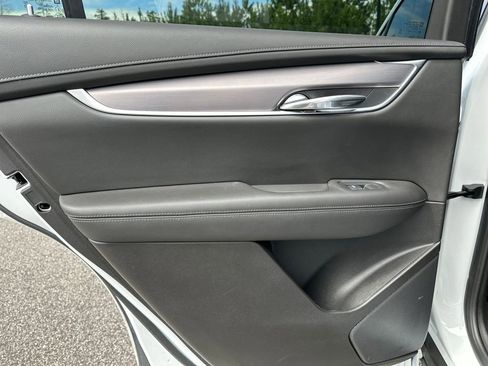 Used 2024 Cadillac XT6 Luxury image 30