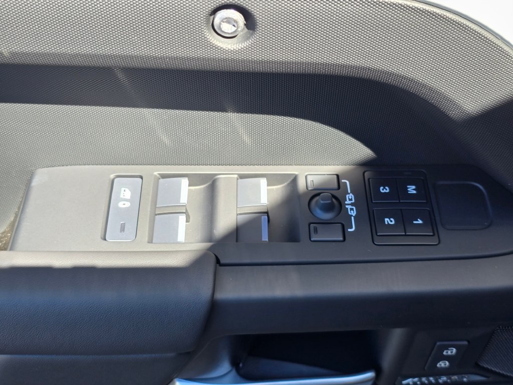New 2026 Land Rover Defender 110 X-Dynamic SE AWD/4WD image 29
