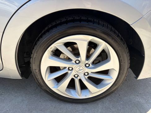 Used 2017 Acura ILX FWD image 17