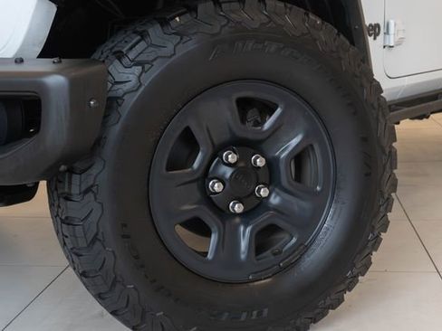 Used 2022 Jeep Wrangler Sport AWD/4WD image 2